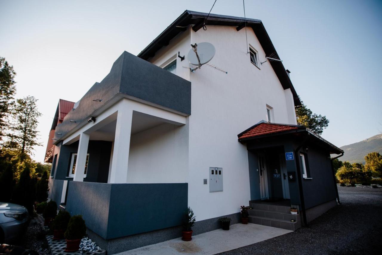Hotel House Karakas Korenica Zewnętrze zdjęcie